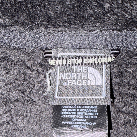 The North Face Women's Classic Black Teddy Jacket - Picture 2 of 9